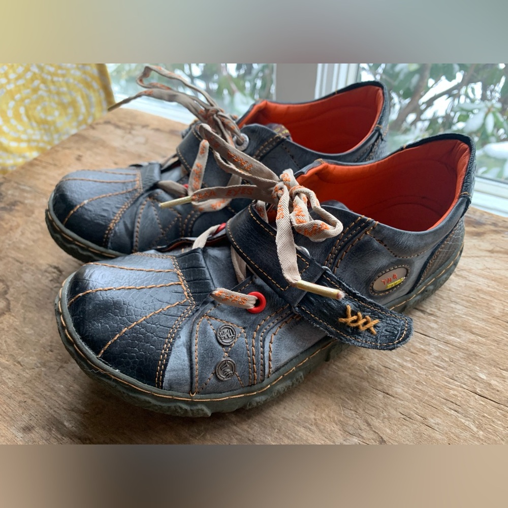 TMA Eyes shoes, US Women’s size 9